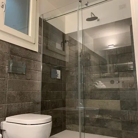 Appartarbus White Apartment