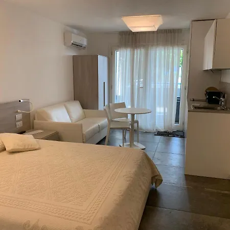 Appartarbus White Apartment Arbus