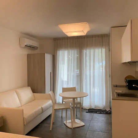 Appartarbus White Apartment Arbus