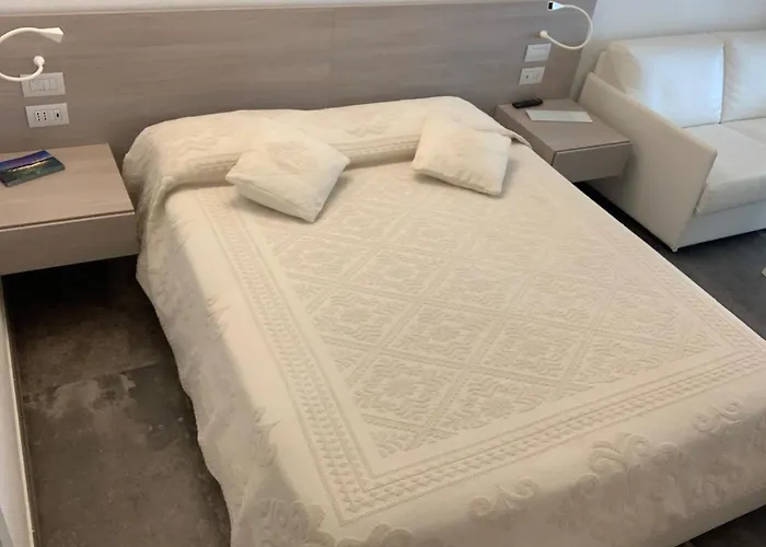 Appartarbus White Apartment